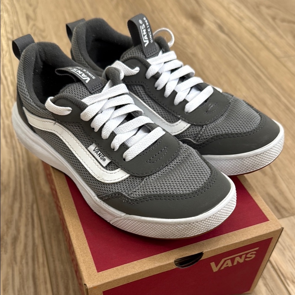 Vans Range Sneaker - Youth